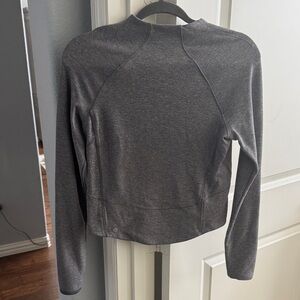 lululemon athletica Heathered Charcoal Long-Sleeve Pullover size 6